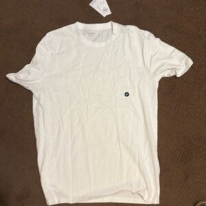 Hollister classic fit white t-shirt.